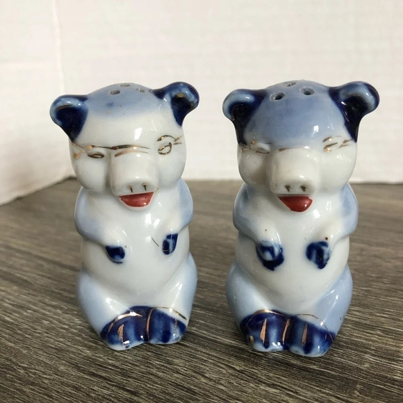 Japanese Salt and  Pepper Shakers - Picture 1 of 8